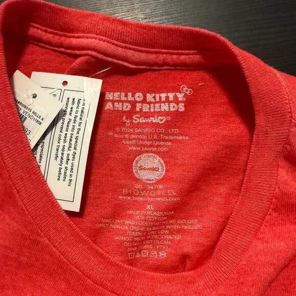 NWT Hot Topic Sanrio Boys Shunsuke Hello Kitty T-Shirt - Picture 3 of 9